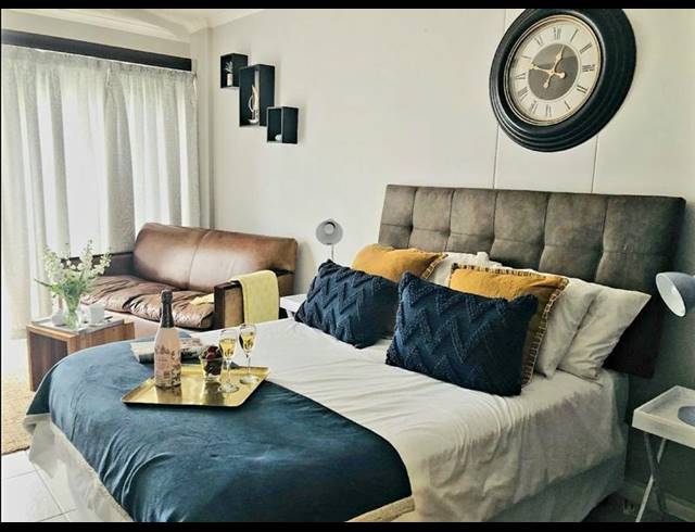 1 BEDROOM APARTMENT FOR SALE IN STRAND SOUTH